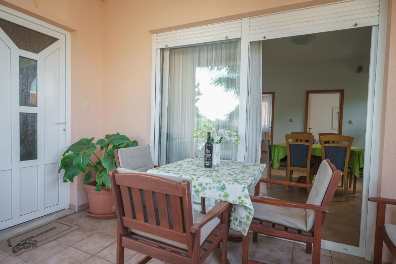 Apartmani Nedoklan Srima Esterno foto