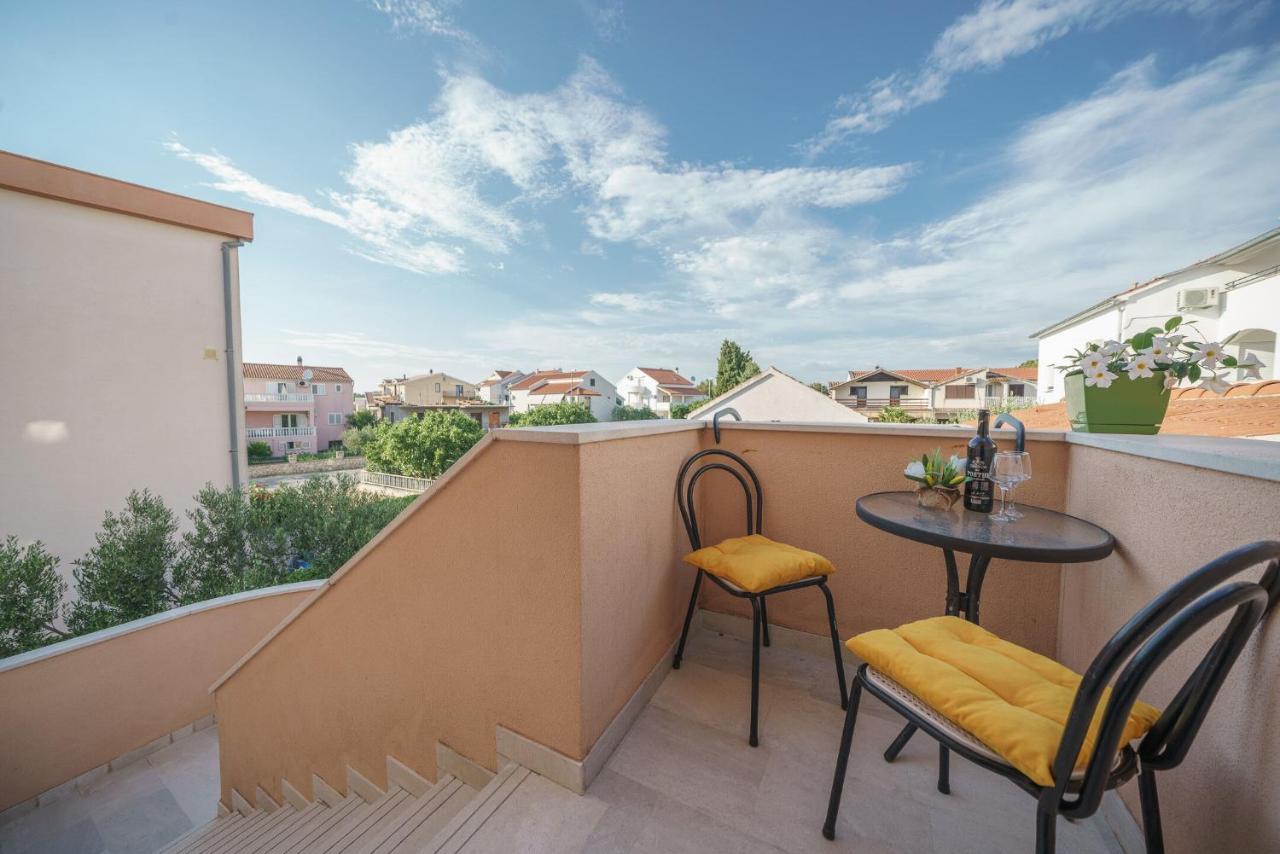 Apartmani Nedoklan Srima Esterno foto
