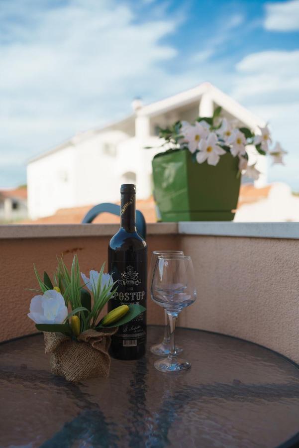 Apartmani Nedoklan Srima Esterno foto