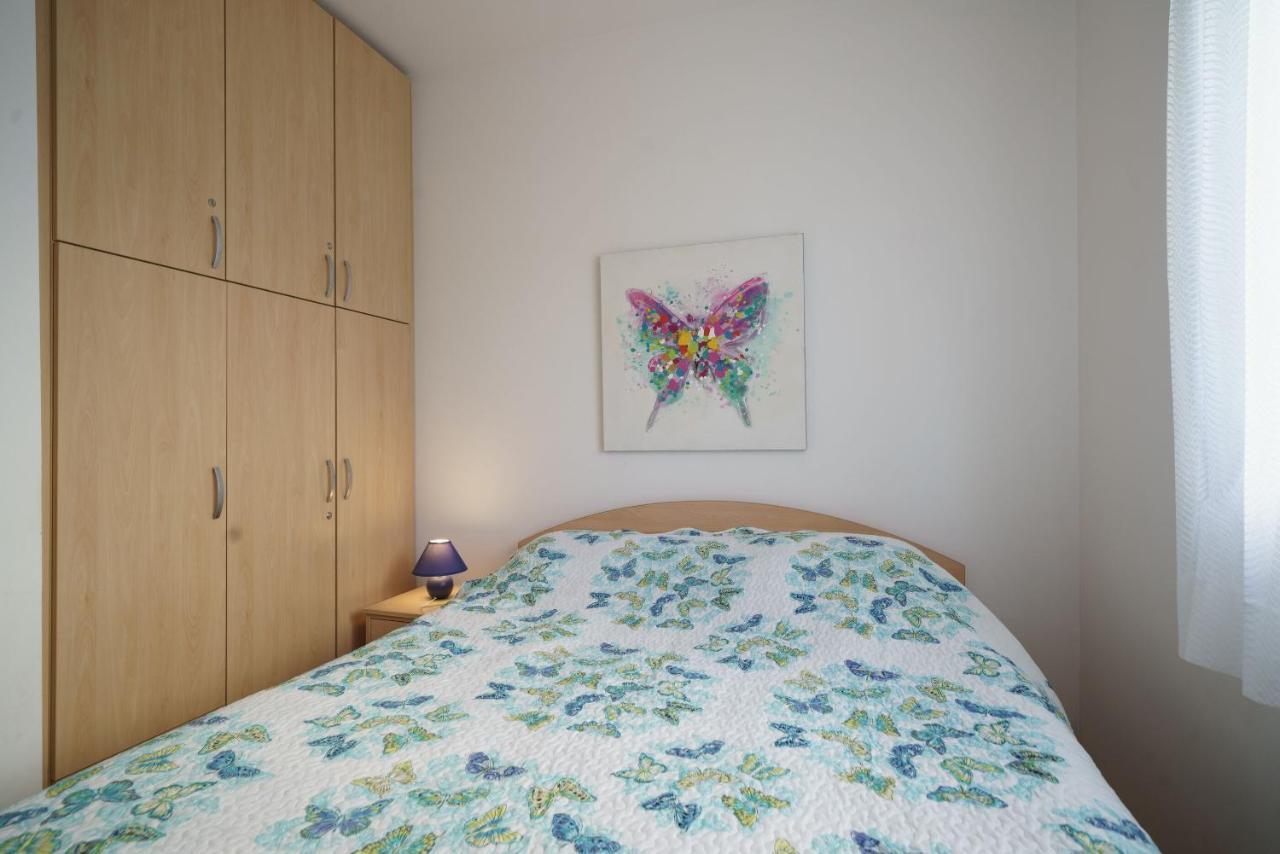 Apartmani Nedoklan Srima Esterno foto