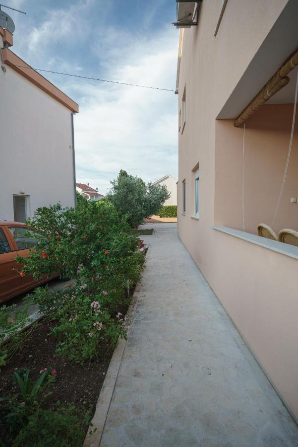 Apartmani Nedoklan Srima Esterno foto