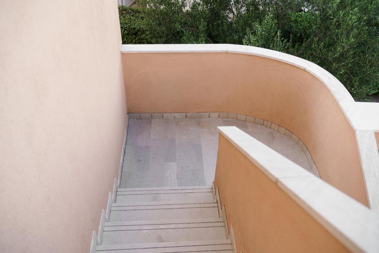 Apartmani Nedoklan Srima Esterno foto