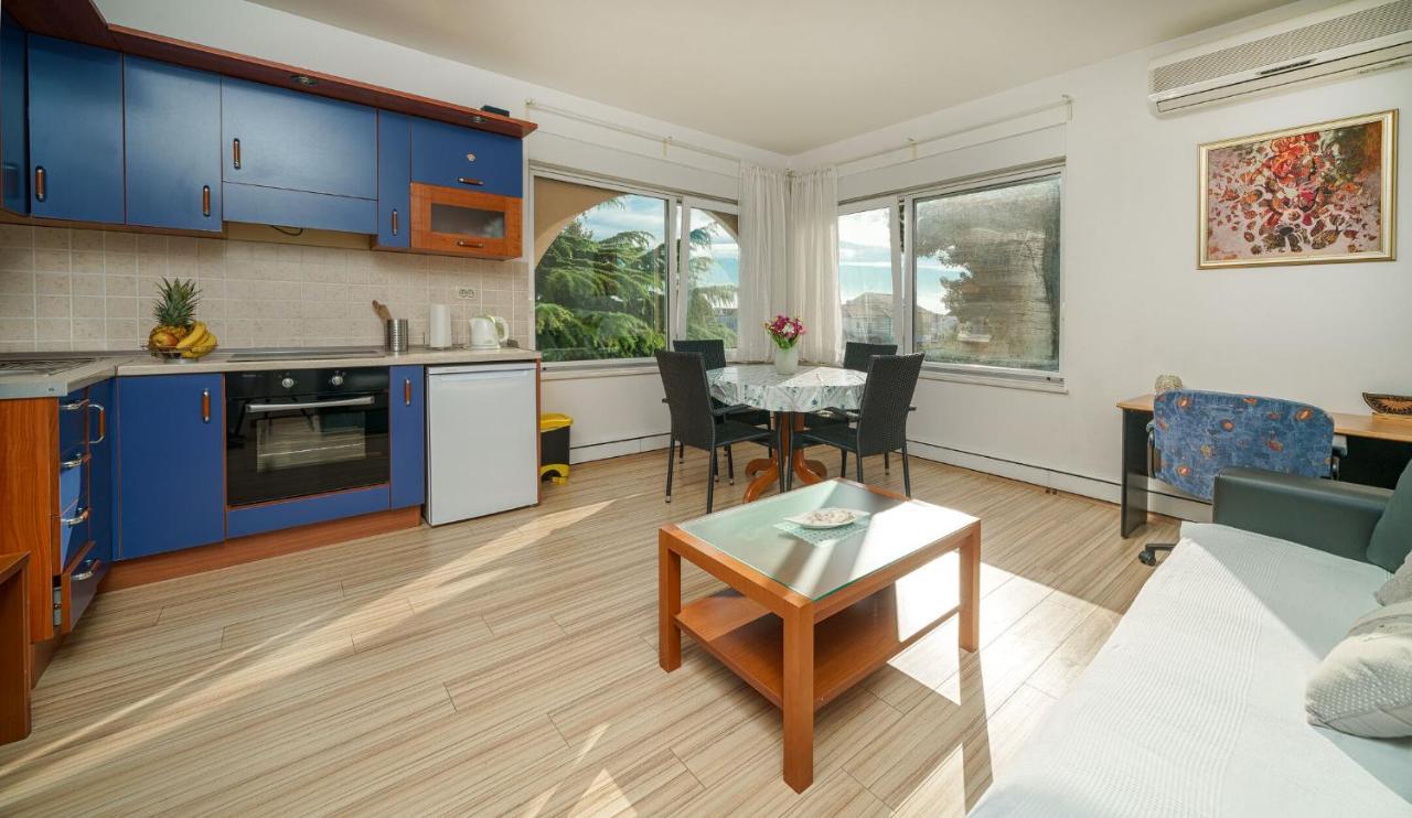 Apartmani Nedoklan Srima Esterno foto