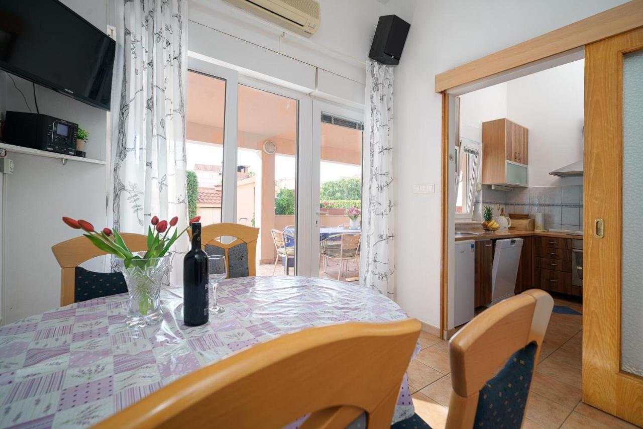 Apartmani Nedoklan Srima Esterno foto